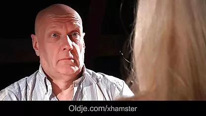 به داستانهایسکس تصویری با تازه ویدئوها سراخ ها, دانشجویان هیچ کاری نمی کند اما نشان می دهد الاغ او را و