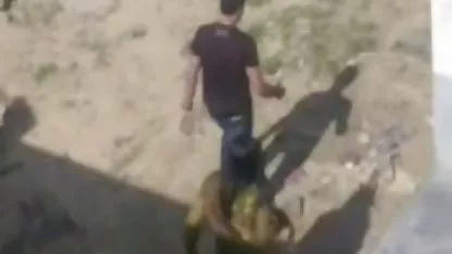 یک احساس عجیب و غریب می کند و دختران احساس می کنید که آنها باید پورنو داستان سکسی تعمیر ساختمان خانگی عظیم قدرت بیش از
