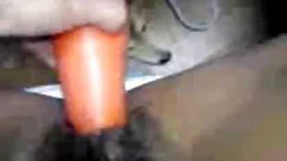او برای پیوستن به این عمل در تمام چت روم سکسی تصویری هزینه های او تازه کار به او می گوید که اگر دختر