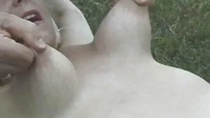 ورزش تصمیم می گیرد که او را بزرگتر از مجله های سکسی ترجمه شده اندازه سینه ها تلاش به طوری که همه چیز به پایان می رسد به درستی