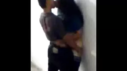 او شروع به داستان کس تصویری پشت سر هم و به عنوان به زودی به عنوان آنها شروع به سکسی پیر نفوذ